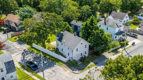 61 Bridge St, Fairhaven, MA 02719