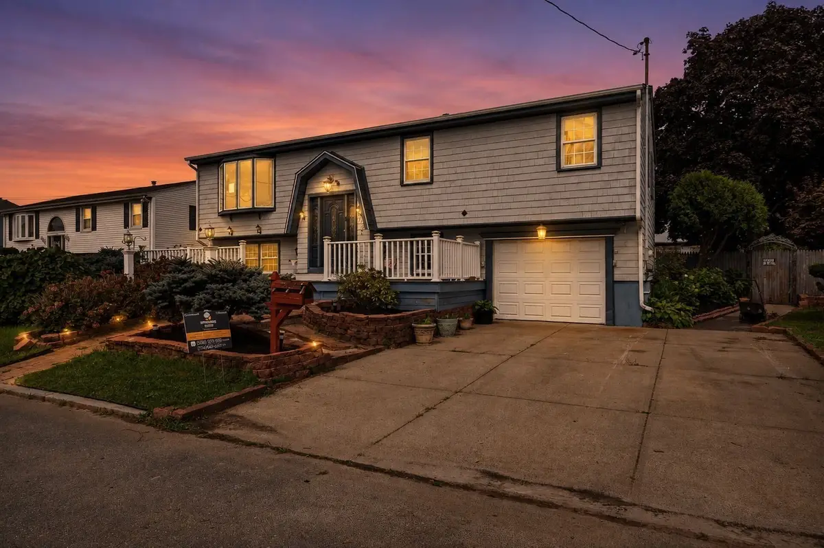 202 Oman St, Fall River, MA 02721 - #1