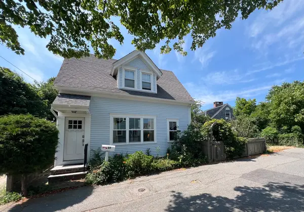 27 Montello St, Provincetown, MA 02657