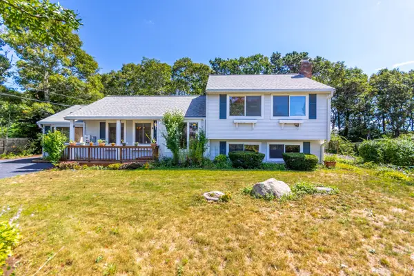 8 Laura Ln, Bourne, MA 02532