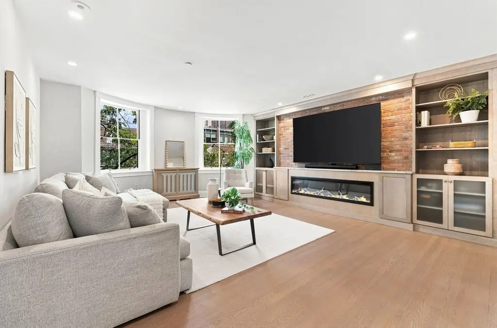 31 Bowdoin St #4, Boston, MA 02114 - #1