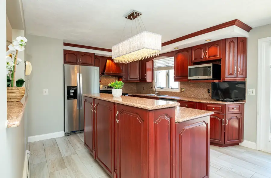 27 Carr Rd, Saugus, MA 01906 - #3