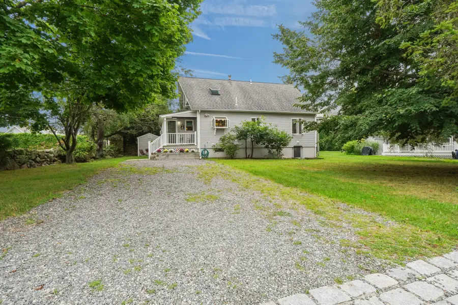 4 Melbourne Dr, Narragansett, RI 02882 - #2