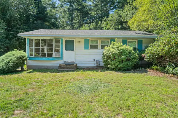 69 Pilgrim Rd, Pembroke, MA 02359