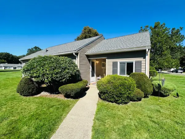 162 Horseshoe Dr #162, Chicopee, MA 01022