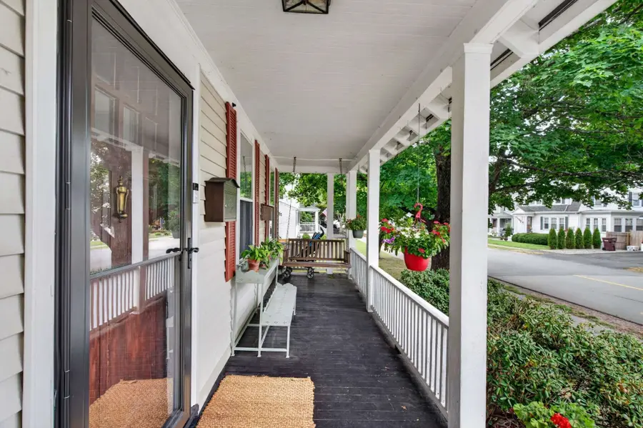 362 Mount Vernon St, Dedham, MA 02026 - #3