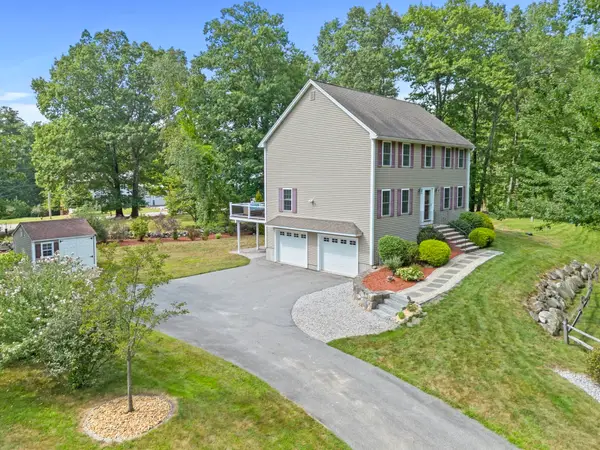 11 Village Ln, Haverhill, MA 01832