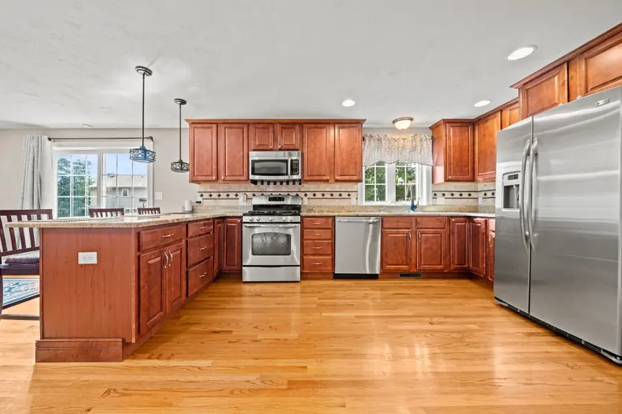 11 Village Ln, Haverhill, MA 01832 - #2
