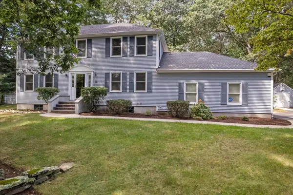 32 Maple St, Norfolk, MA 02056