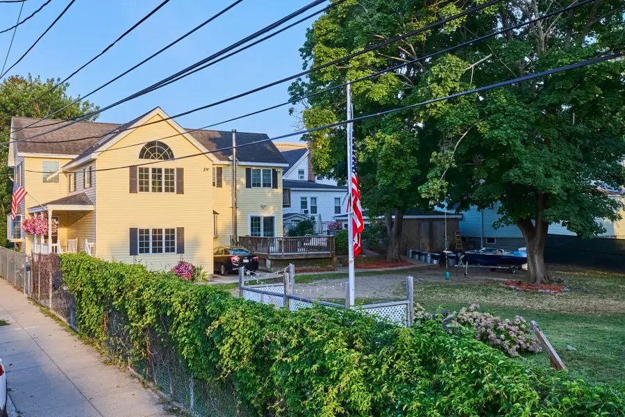 176 Coleridge St, Boston, MA 02128 - #3