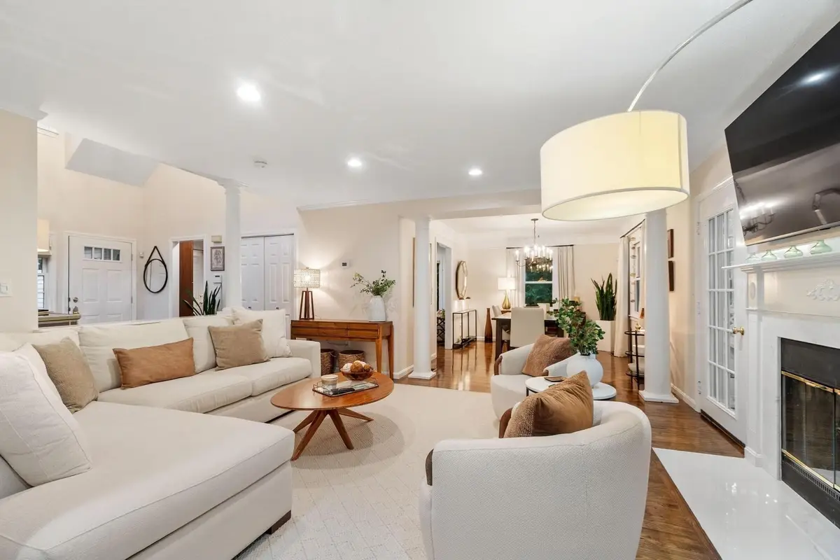25 Pickman Dr, Bedford, MA 01730 - #1