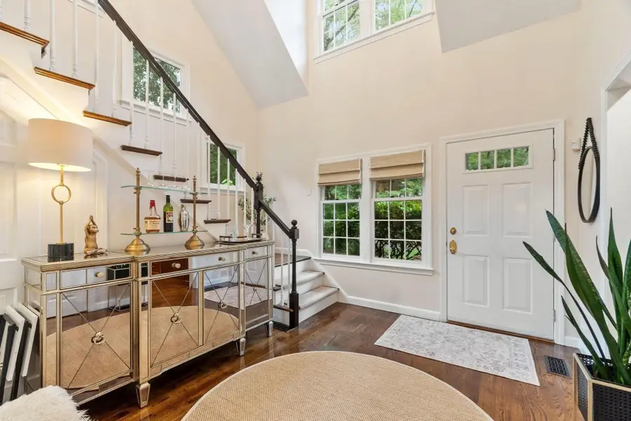 25 Pickman Dr, Bedford, MA 01730 - #3