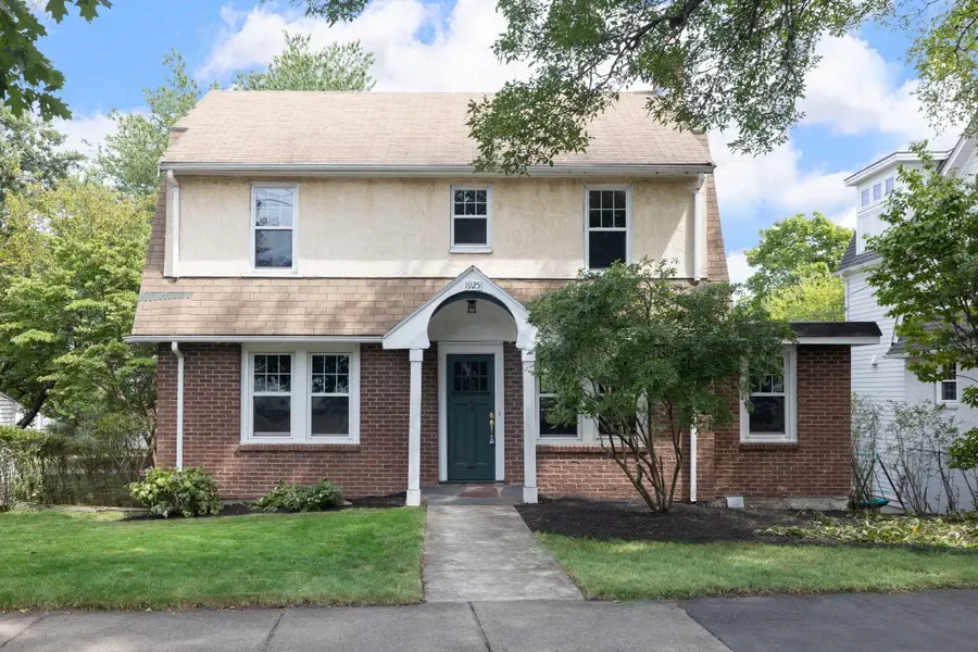 1925 Commonwealth Ave, Newton, MA 02466 - #2