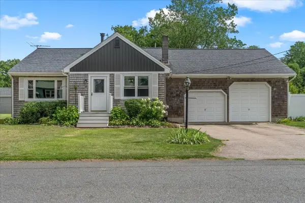 20 Mayflower Road, Norton, MA 02766