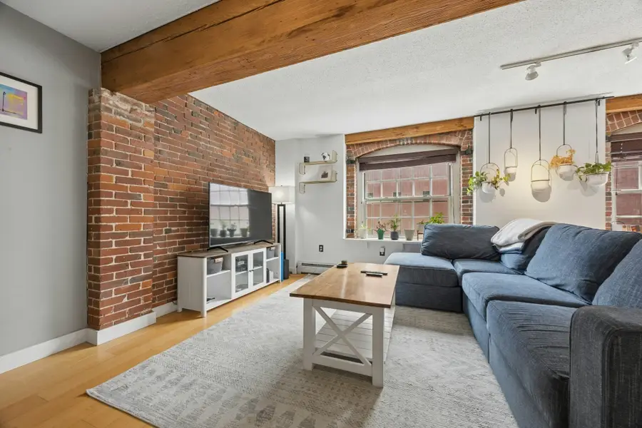 240 Jackson St #330, Lowell, MA 01852 - #3