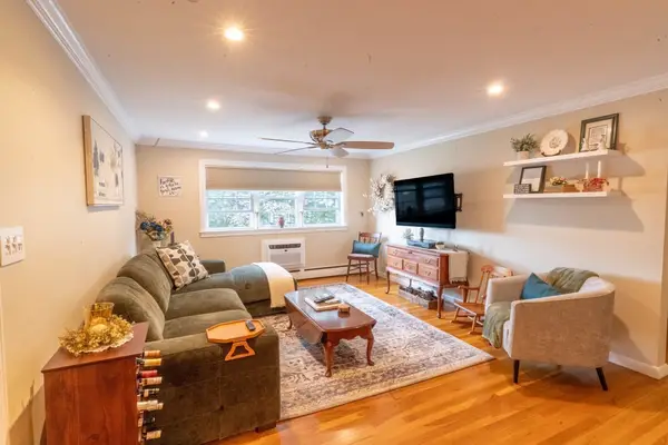 4 Nixon Ln #5, Stoneham, MA 02180