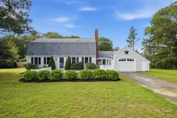 3 Thoreau Dr, Barnstable, MA 02632