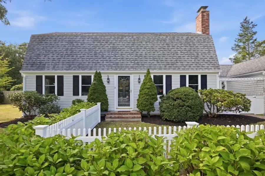 3 Thoreau Dr, Barnstable Town, MA 02632 - #2