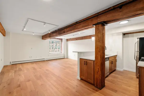 240 Jackson St #308, Lowell, MA 01852