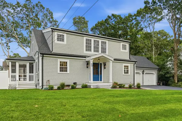 30 Deerfield Rd, Barnstable, MA 02655