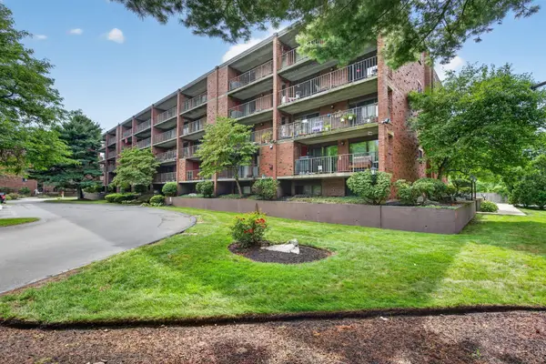 146 Marble St #402, Stoneham, MA 02180
