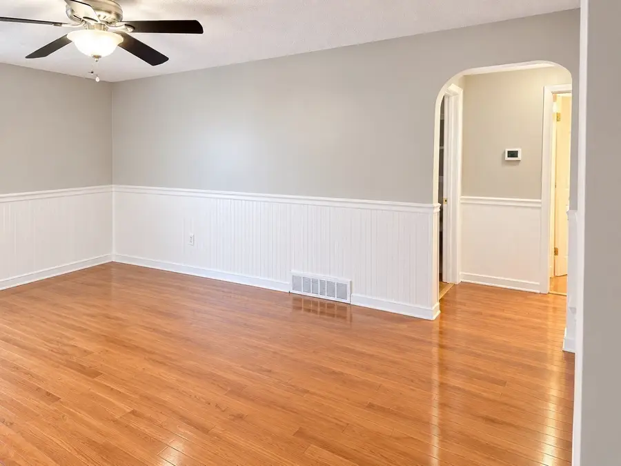 11 Munroe Dr, Plainville, MA 02762 - #2