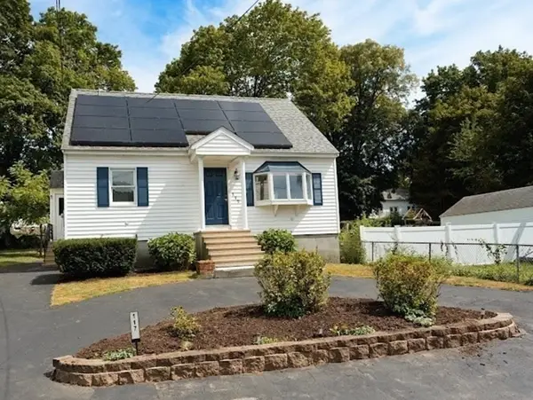 117 Lexington Ave, Lowell, MA 01854