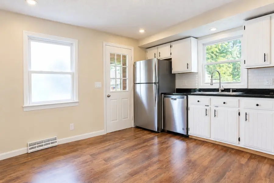 117 Lexington Ave, Lowell, MA 01854 - #3