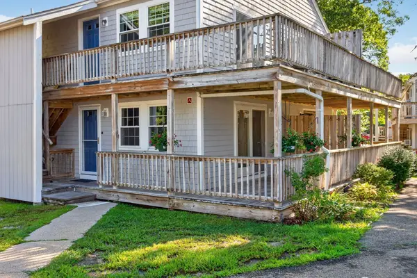 35 Ashumet Rd #10A, Mashpee, MA 02649