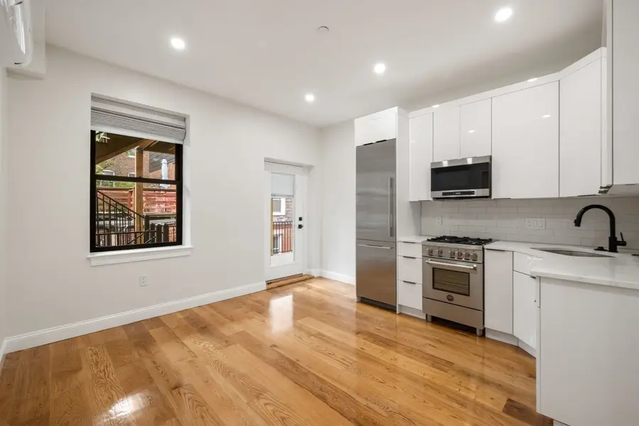 166-168 Salem Street #7, Boston, MA 02113 - #2