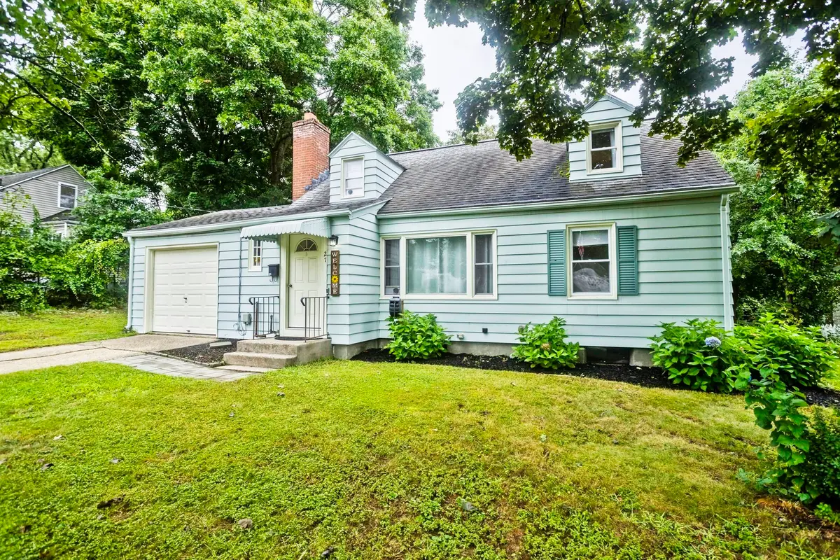 27 Lexington Ave, South Hadley, MA 01075 - #1