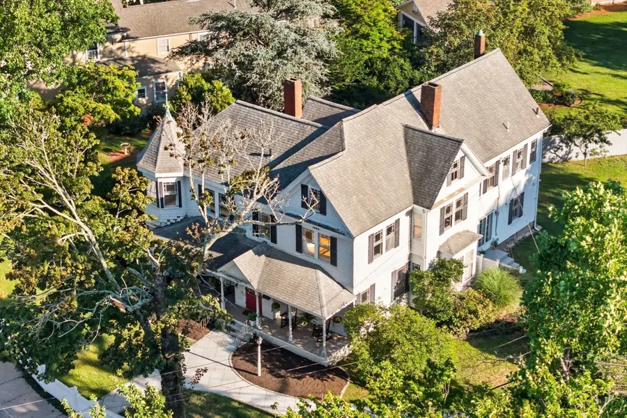 1 Main St, Falmouth, MA 02540 - #2