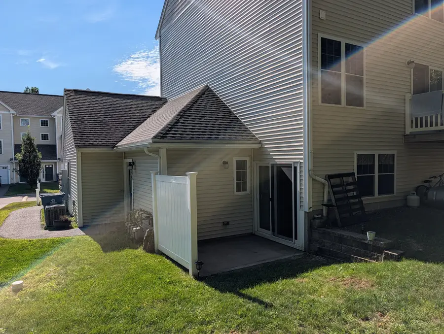 15 Bennett St #15, Nashua, NH 03064 - #3