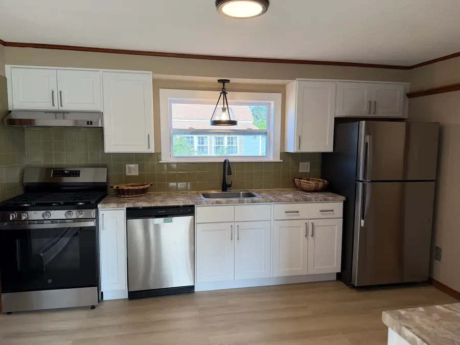 61 Thornton Ave, Methuen, MA 01844 - #3