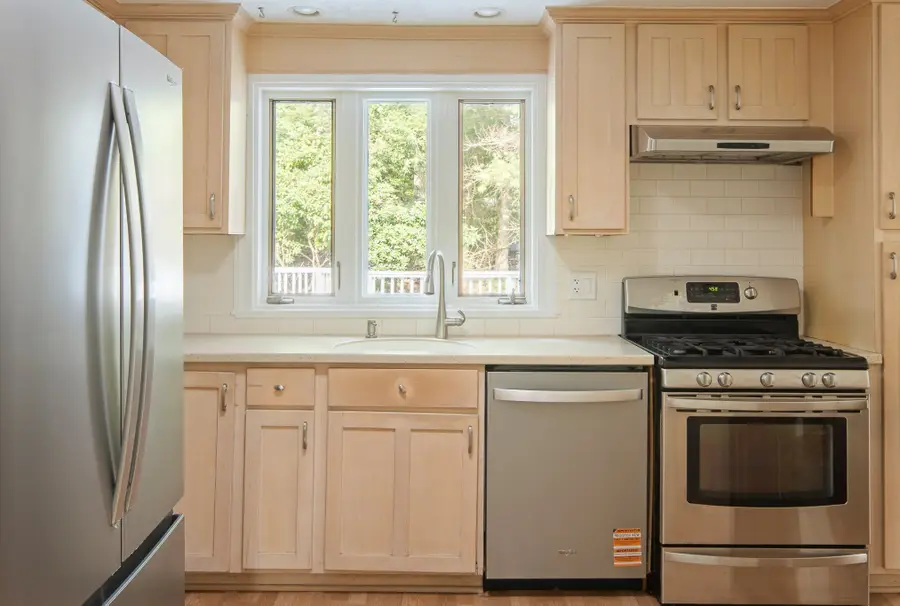 21 Turner Dr, Randolph, MA 02368 - #3