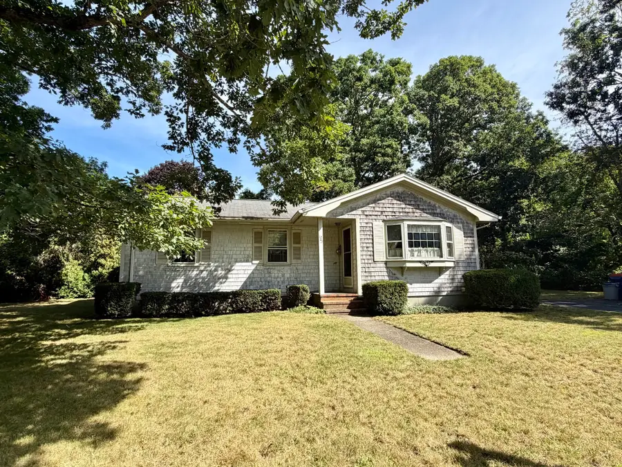 1183 Dutton Street, New Bedford, MA 02745 - #3