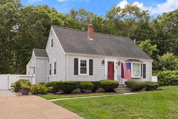 30 Eastman Ave, Foxboro, MA 02035