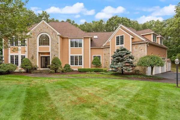 66 Eisenhower Dr, Sharon, MA 02067
