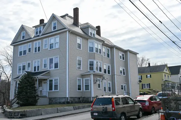 781 Lawrence St, Lowell, MA 01852