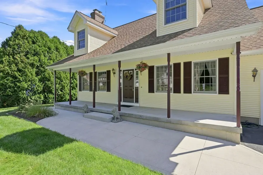 1604 Center St, Ludlow, MA 01056 - #3