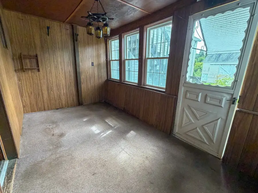 1386 Pleasant St, Athol, MA 01331 - #3