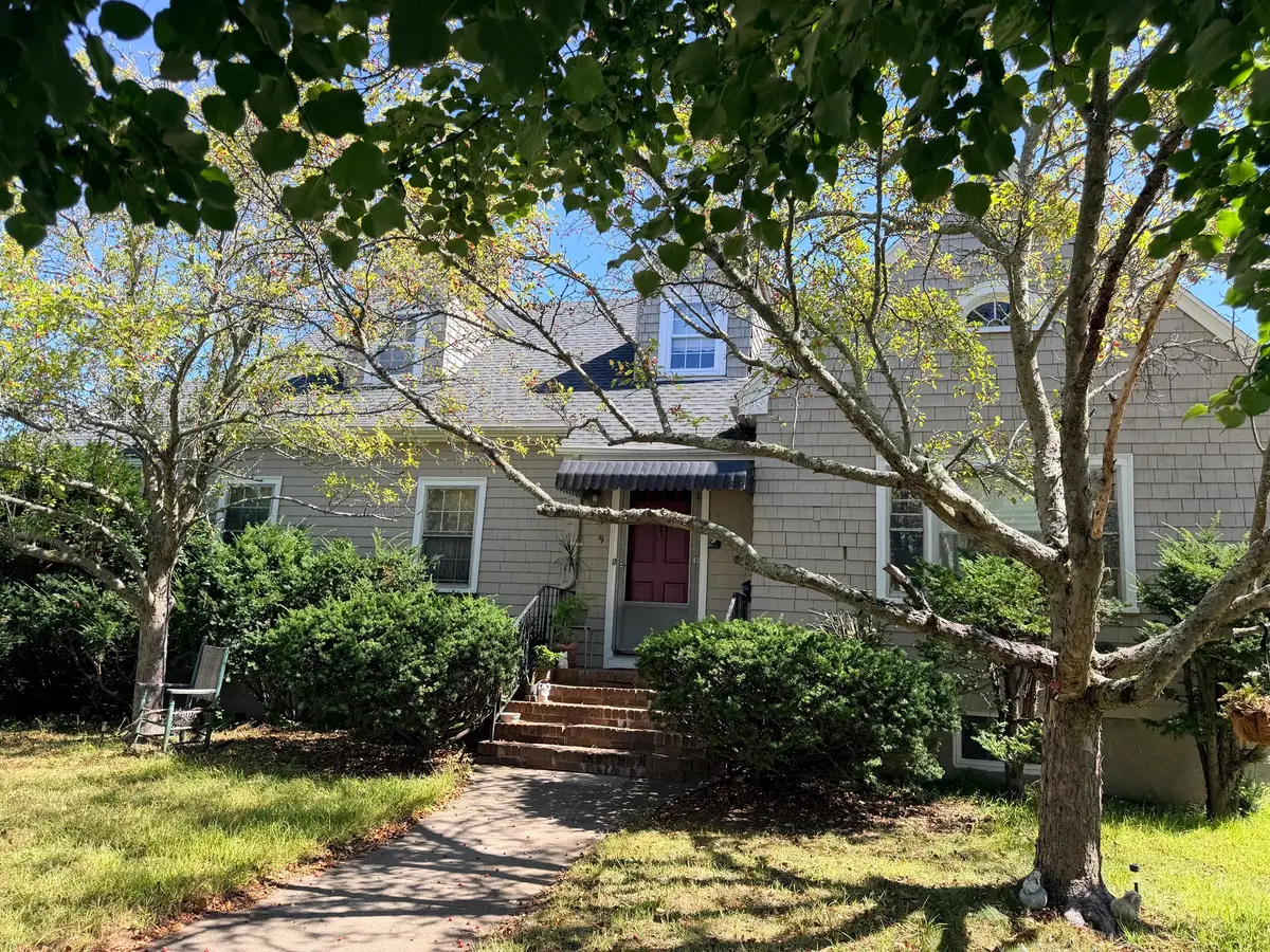 9 Sprague St, Peabody, MA 01960 - #1