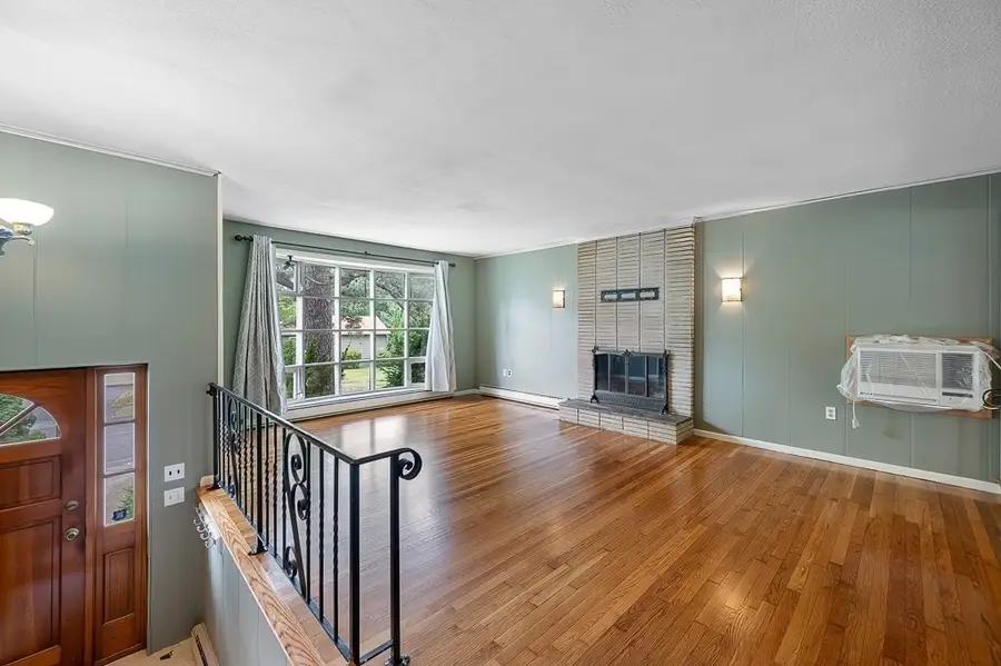 36 Roman Dr, Shrewsbury, MA 01545 - #3