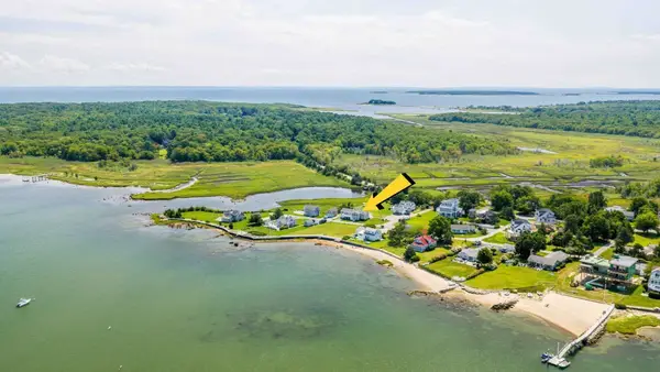 16 Shoreview Ave, Mattapoisett, MA 02739