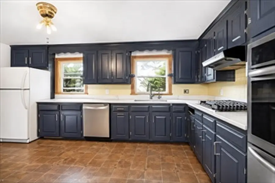 113 Halley Rd, Lowell, MA 01854 - #2