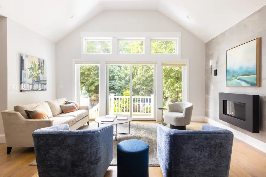 321 Lake Ave #321, Newton, MA 02461 - #3