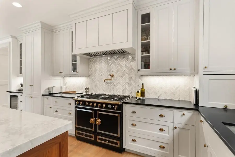 4 Eliot Rd, Lexington, MA 02421 - #3