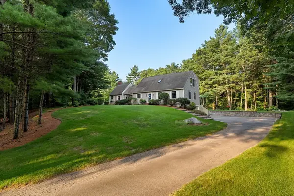 28 Lady Slipper Cir, Pembroke, MA 02359