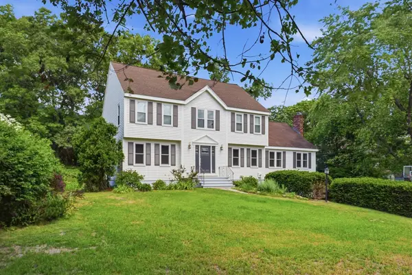 144 Hill St, Concord, MA 01742
