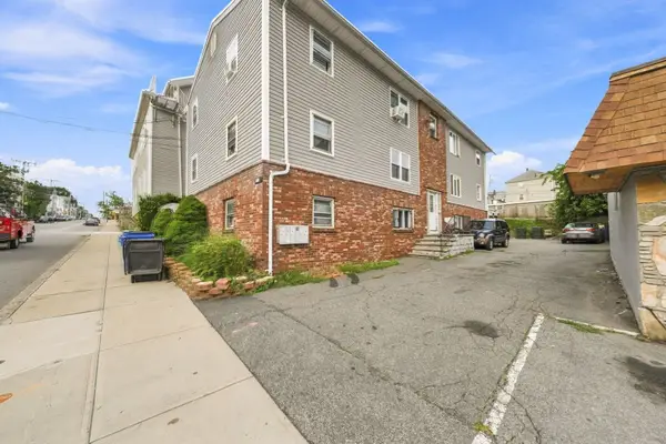 243 Robeson St #3, Fall River, MA 02720